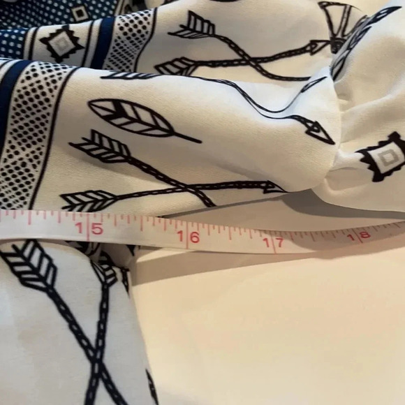 Amanda’s Place Off Shoulder Fluted Sleeve Drawstring Hem Top, women’s size S - Picture 9 of 11